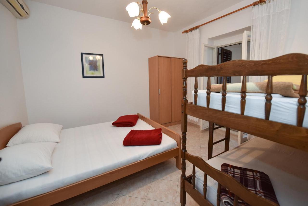 Apartments By The Sea Metajna, Pag - 6522 Zubovici Exterior photo